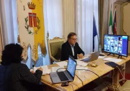 In seguito alle disposizioni dell'emergenza pandemica, la seduta avverrà su piattaforma con trasmissione in streaming sul canale YouTube del Comune